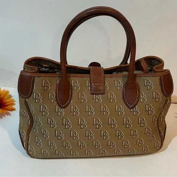 Authentic Dooney & Bourke DB Logo Satchel Classic & Timeless Everyday Bag - Picture 6 of 12